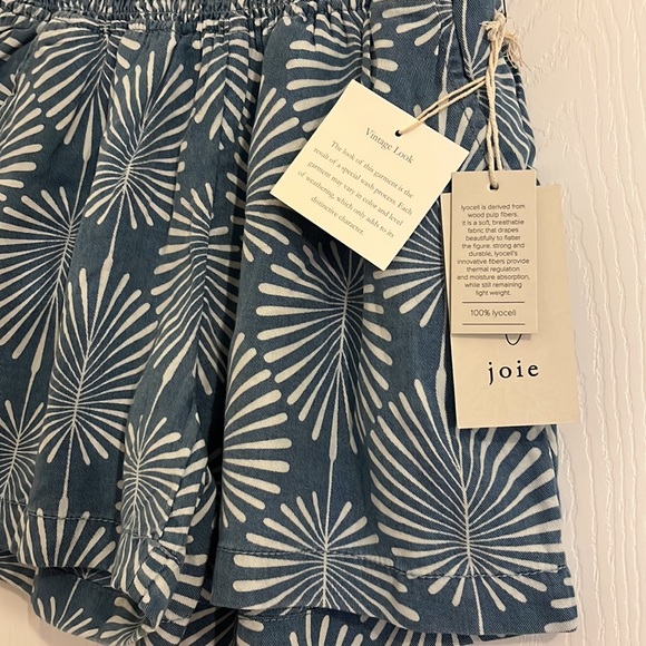 Joie Vintage Elastic waist tribal/tropical print blue & white shorts. S. NWT! - Picture 4 of 9